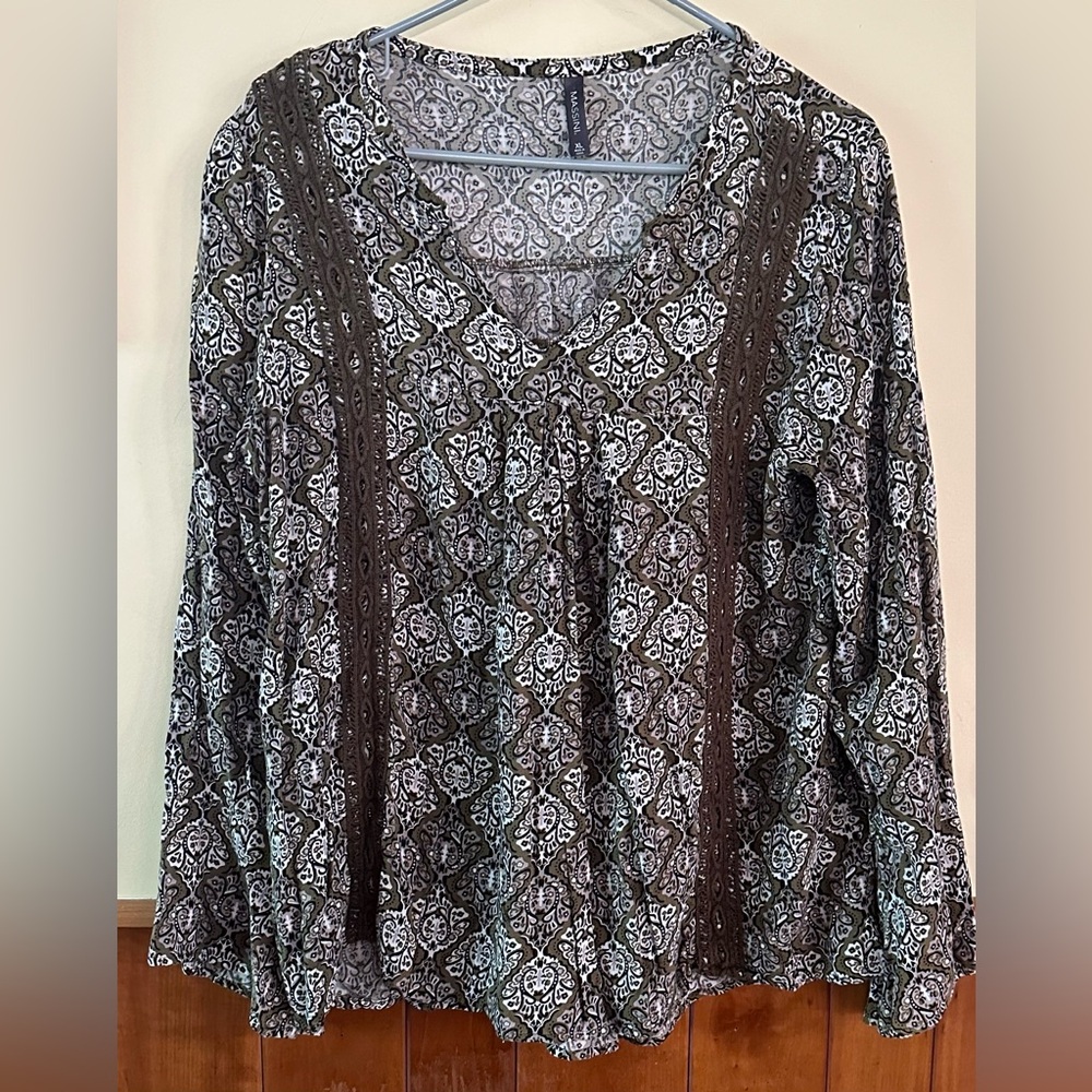 MASSINI size XL, green and black paisley print, V-neck bell cuffed blouse.